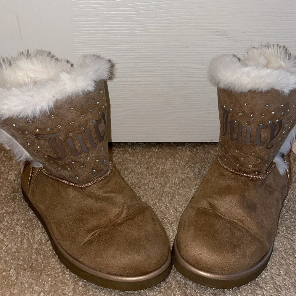 Girls Juicy Couture Toddler Boots With Bling and Faux Fur with Bow